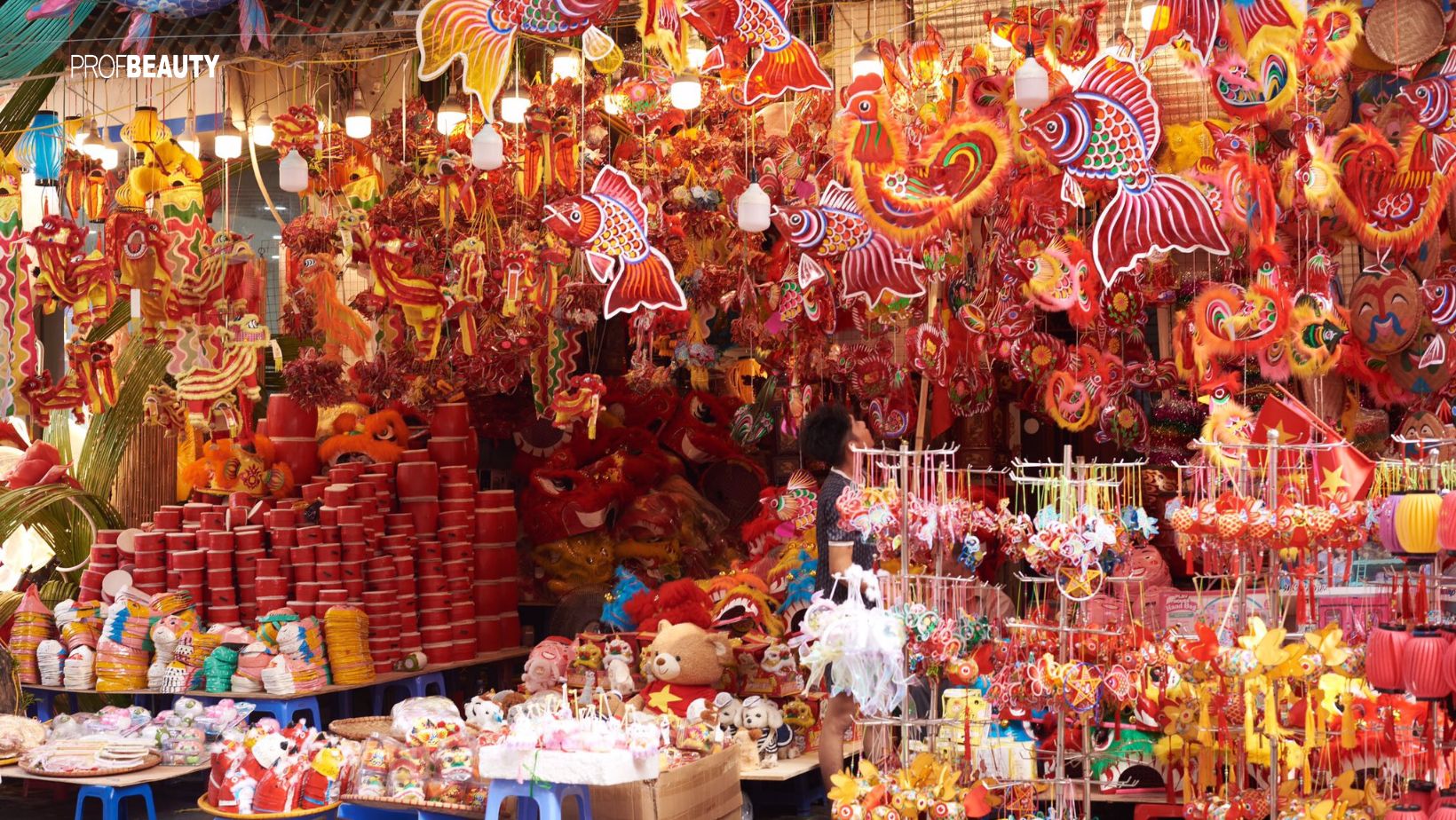 Phố Hàng Mã nhuộm đỏ mùa Trung thu 2025 rộn ràng đã về